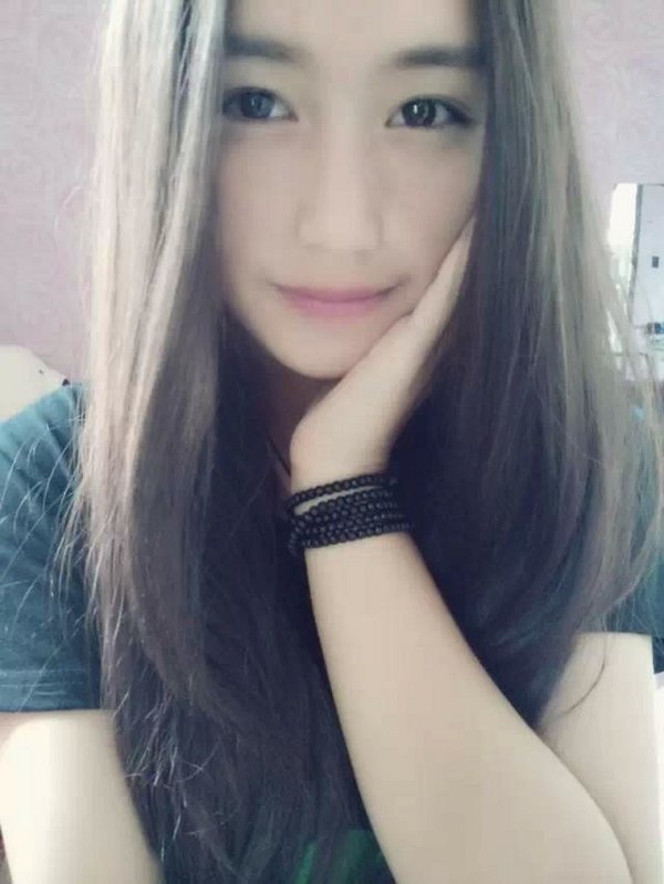 幸运天使美女主播--独尊—露露主播