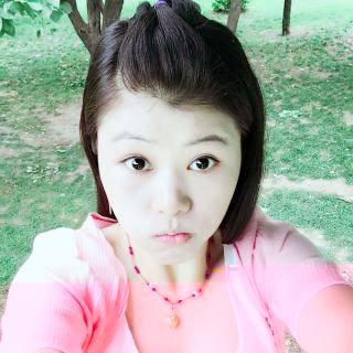 率真的美女主播—妞是白痴主播