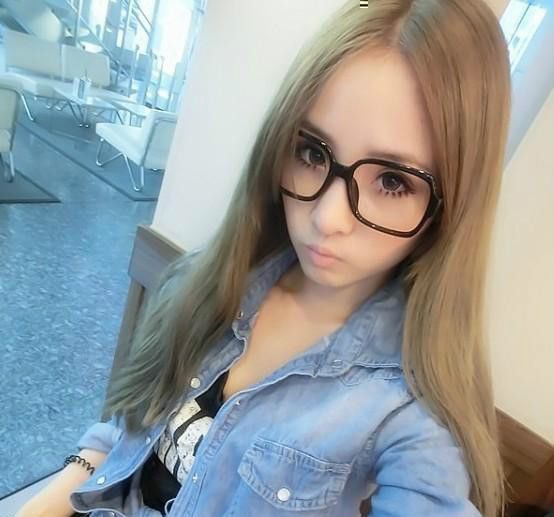 率真的美女主播—妞是白痴主播