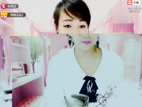 爱笑的美女主播--黄鹂鸟