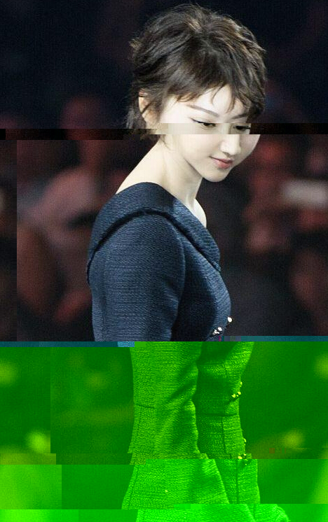 美女秀场景甜美出新高度 短发帅气2