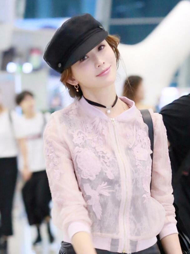 秀场美女林志玲短裙秀大长腿 性感可爱2