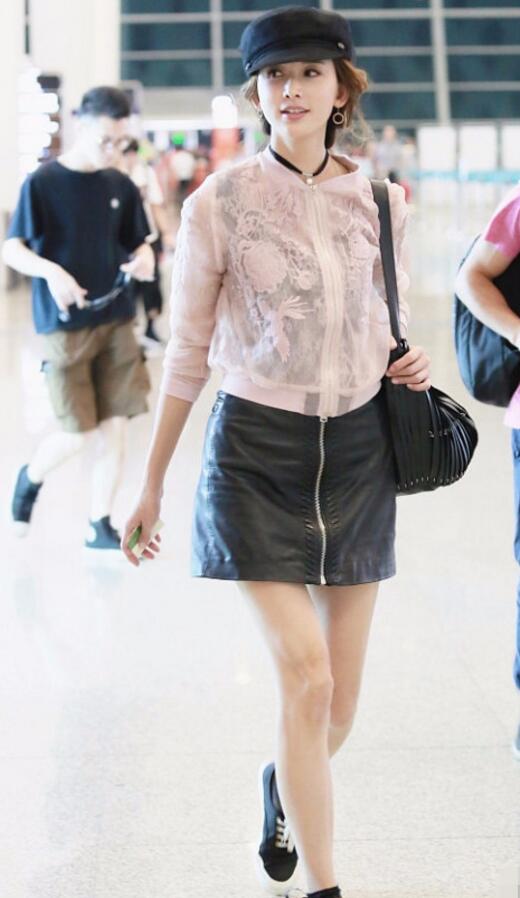 秀场美女林志玲短裙秀大长腿 性感可爱3