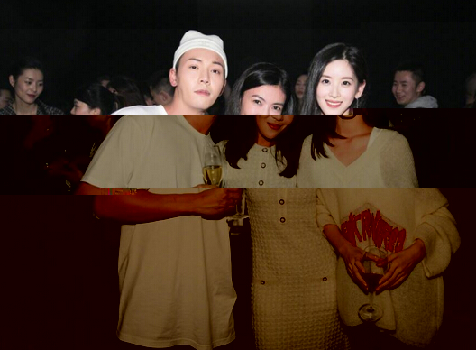 美女秀场 章泽天穿撕裂裤另类时尚2