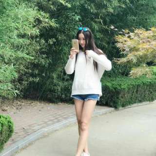 秀场直播间主播ONLY~薇薇(房间号:8022429)