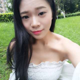 秀场美女主播淼小淼(房间号:8021244 )