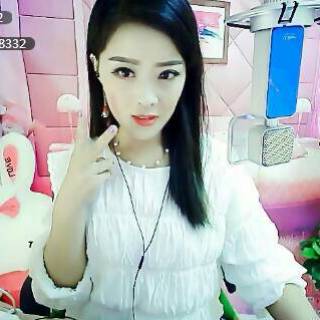 美女主播叶子(房间号:8001658)