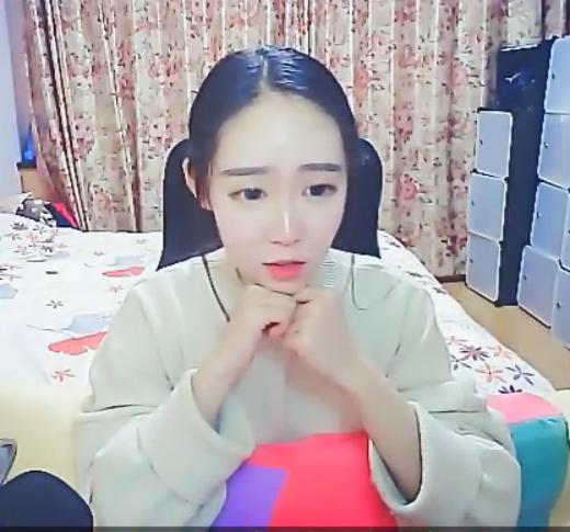 乐嗨直播美女主播柒柒