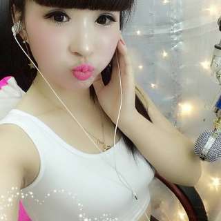 秀场美女主播抢年度太卖力怼急眼