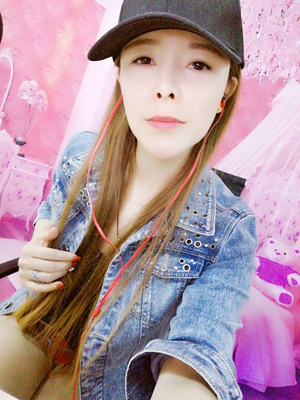 秀场美女主播 长的漂亮的女生你喜欢吗?1