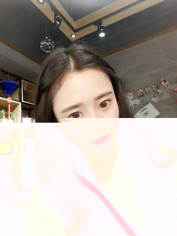 美女视频秀场 美女挑战吃柠檬无表情3