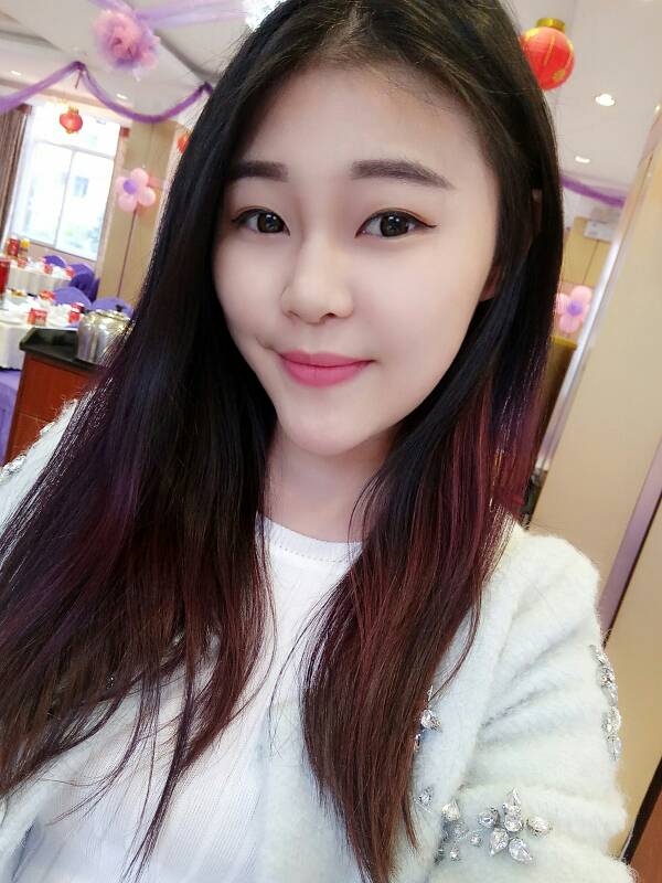 美女主播前面湿了怎么回事?2