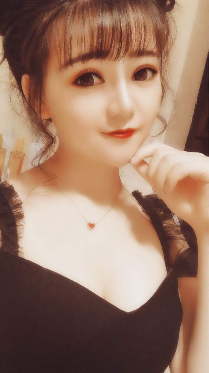 电眼迷人甜系美女主播张君雅1