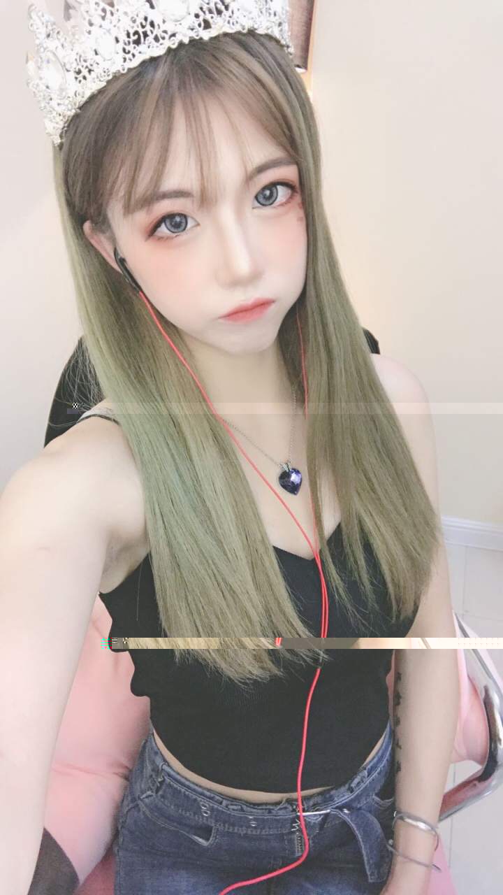 交友直播 耐看的妙龄美女早点来到她身边1