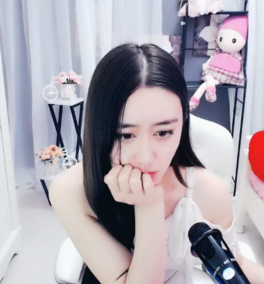 视频秀场 热情漂亮的美女在线直播2