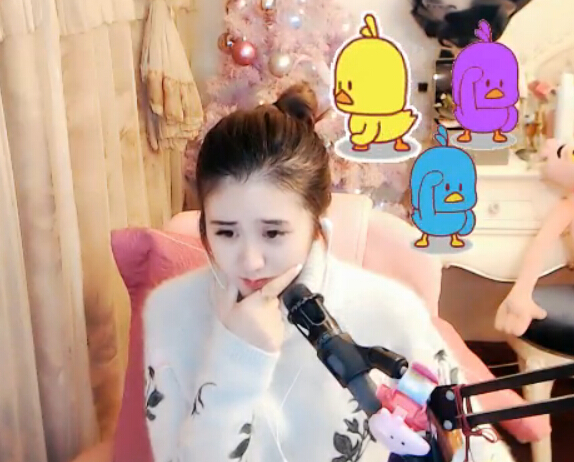 嗓子哑了还在播美女主播--六六3