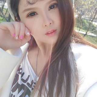 乐嗨美女主播飒飒可爱接生1