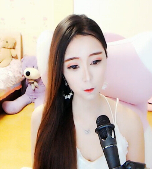 娇俏美女主播归来媚眼如初1