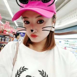 秀场主播间和肥猫戴情侣帽子1