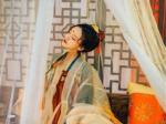美女主播穿古装 美成一幅画