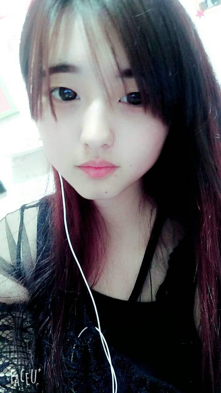 乐嗨秀场美女主播刘小诺 粉丝狂刷千万升冠3