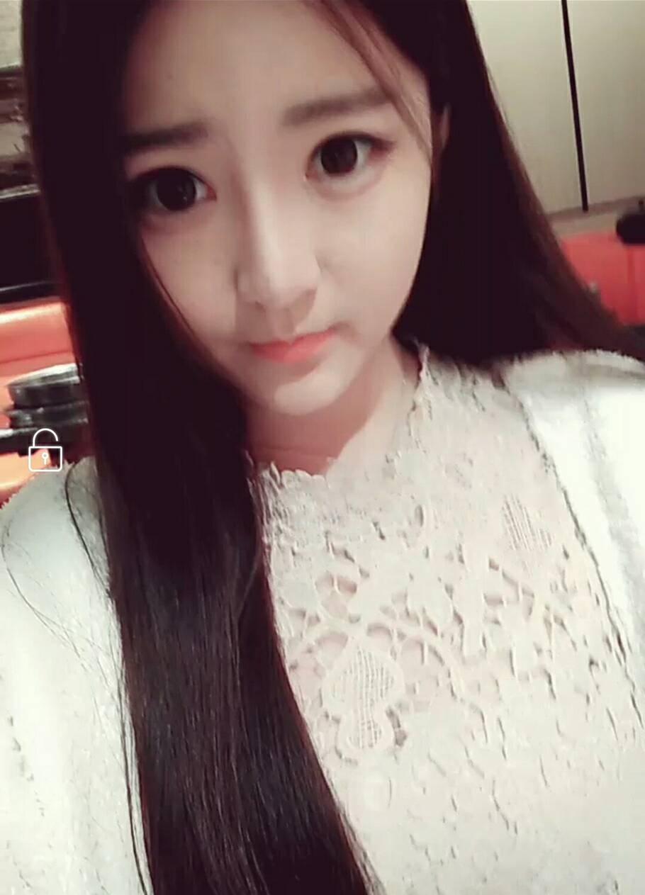 有胆量美女主播文静 直播间玩吹爆气球太厉害2