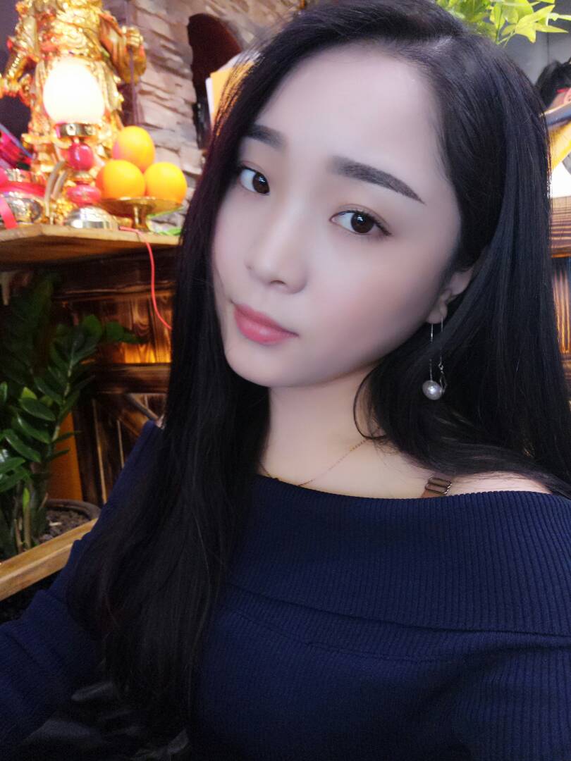 美女主播秋亦然，你直播为什么喜欢戴帽子呢?1