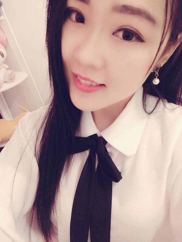 秀场美女主播 玩游戏总是输受到这惩罚...2