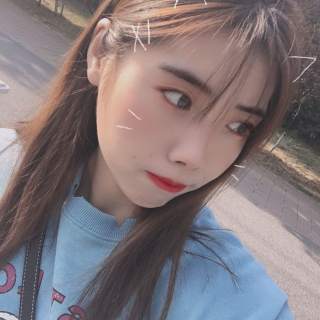 美女主播恶搞坐人腿上了1