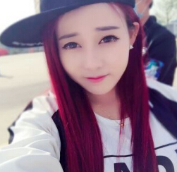 美女主播恶搞坐人腿上了2